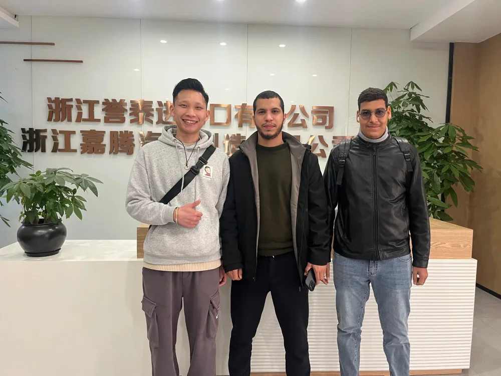 Yutai team with customers — photo 5